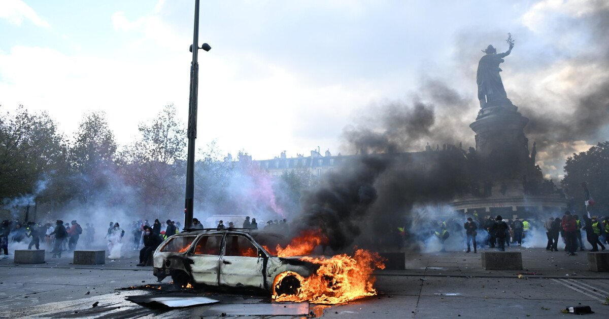 France Ignites: Campus Unrest and Street Scuffles Converge in Nationwide Protests