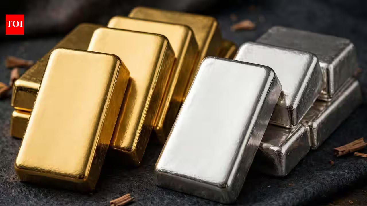 Gold Glitters Dimly: Precious Metals Teeter as Fed Policy Showdown Looms