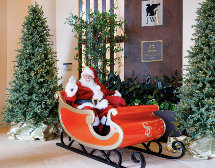 Grande Lakes Orlando Transforms Into a Dazzling Holiday Oasis for the Season