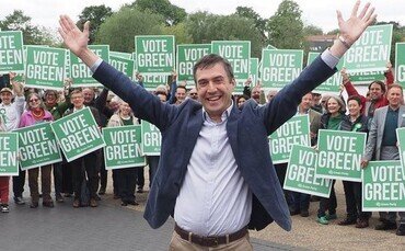 Greens Set for Red-Line Clash as Climate Ambition Challenges Labour’s Pivot