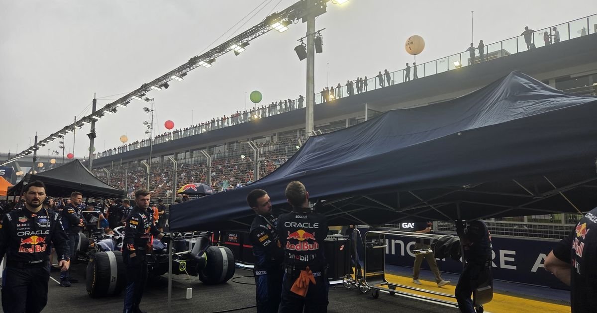 Gridlock in the Lion City: Singapore Sprint Start Grounded by Delays