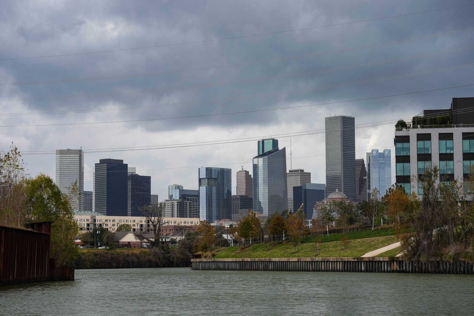 Grim Discovery: Body Recovered Along Buffalo Bayou in James Bute Park