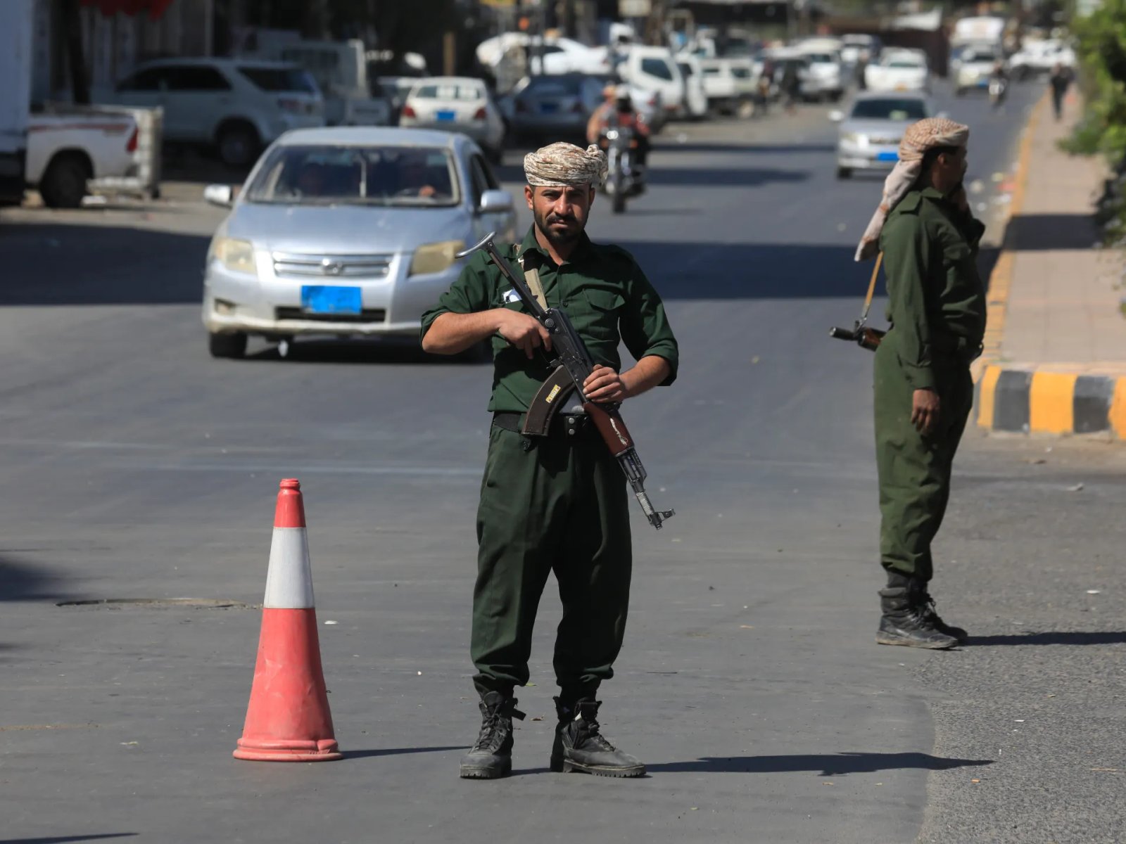 High-Stakes Heights: Yemeni Forces Surge as Houthi Crossfire Intensifies