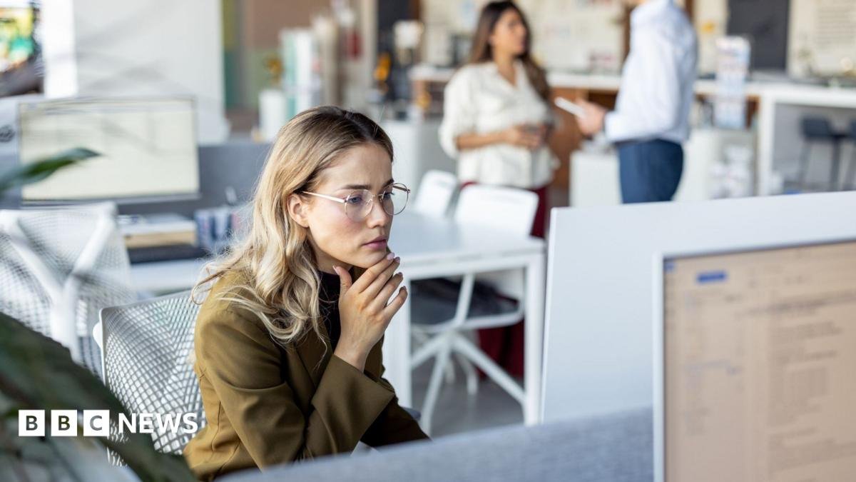 Hiring Chill: Small Business Recruitment Takes a Dive as Economic Clouds Gather