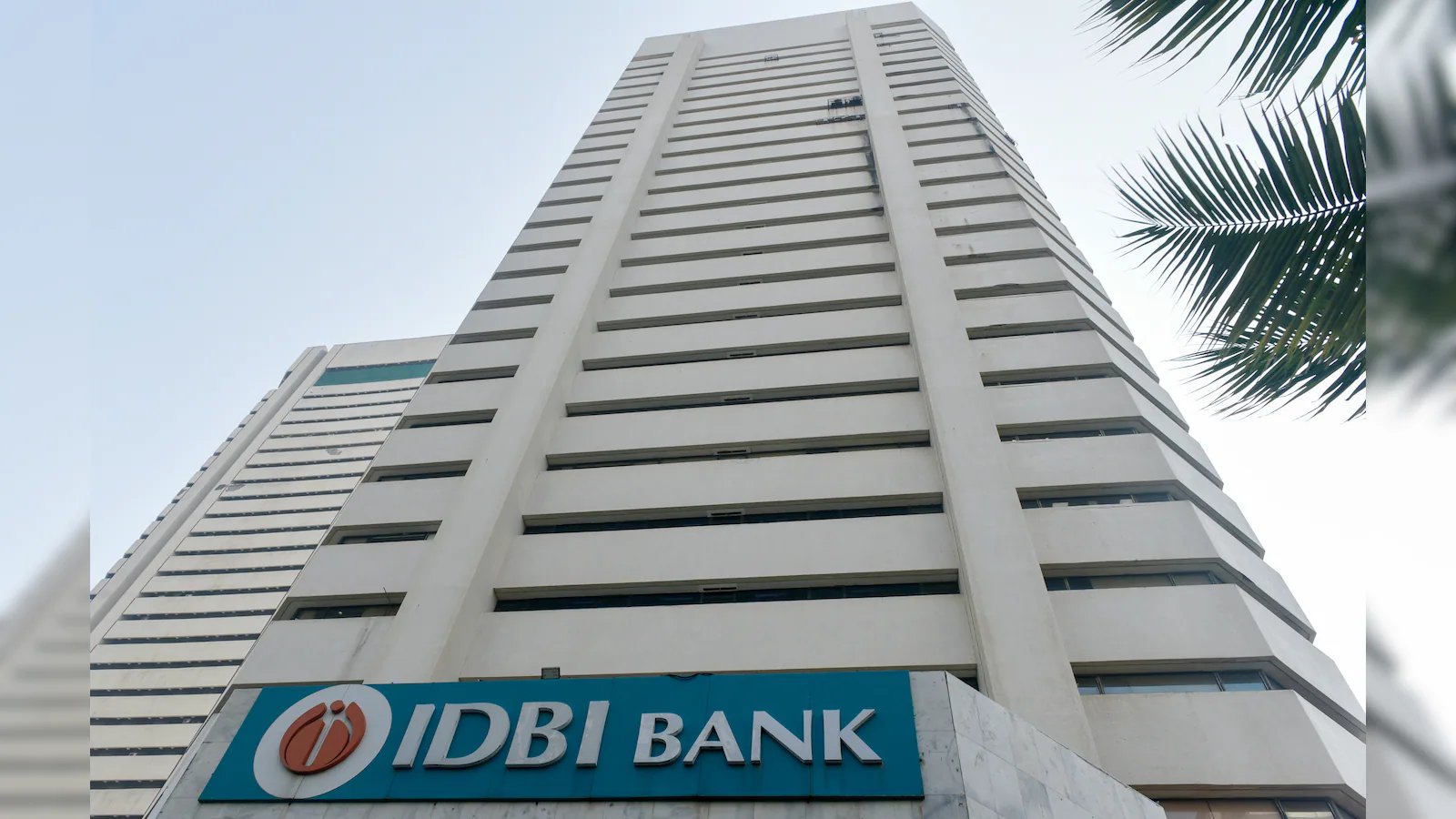 IDBI Stake Sale: A $5.6 Billion Windfall Tames India’s Oil Import Bill