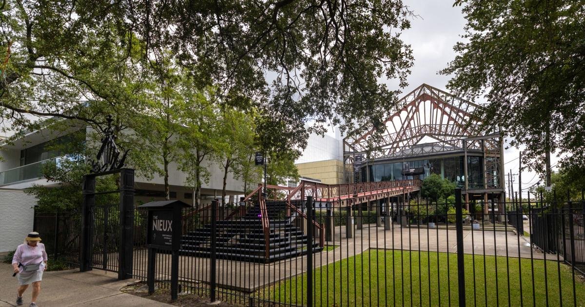 Iron Lady Up for Grabs: Nieux Society Eyes New Horizon for Eiffel Tower