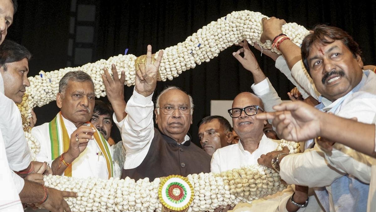 Kharge Blasts RSS Ideology, Declares Peace Elusive Without Its Dismantling