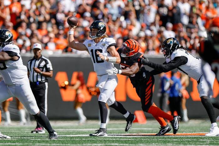 Lawrence Breaks the Curse: Jaguars Stave Off Bengals for Landmark Win