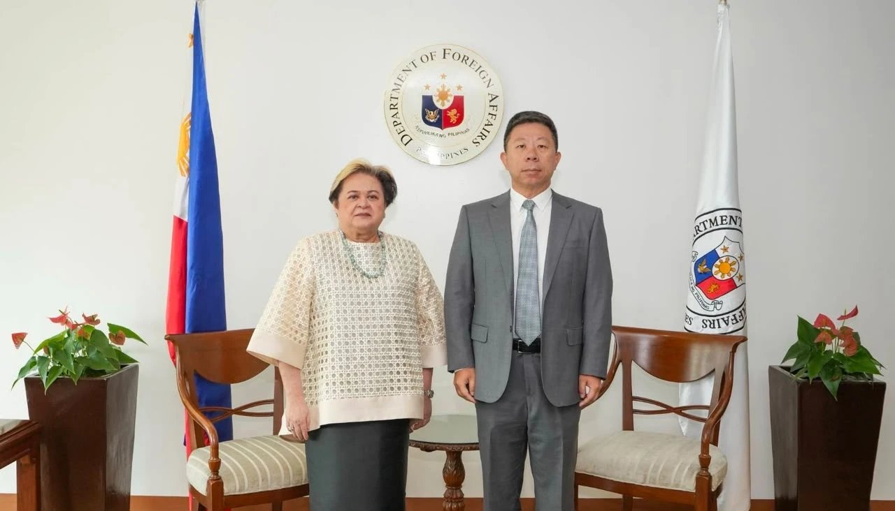 Manila Summons Chinese Envoy Over ‘Threatening’ Rhetoric on Philippine Sovereignty