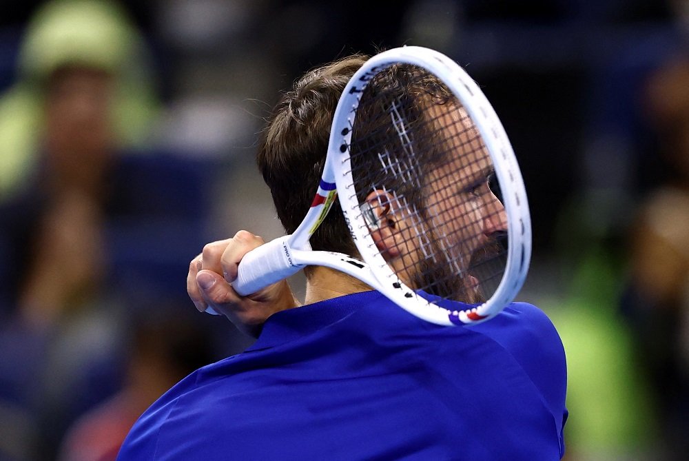 Medvedev Exits China Open in Chaos After Spectator Injury