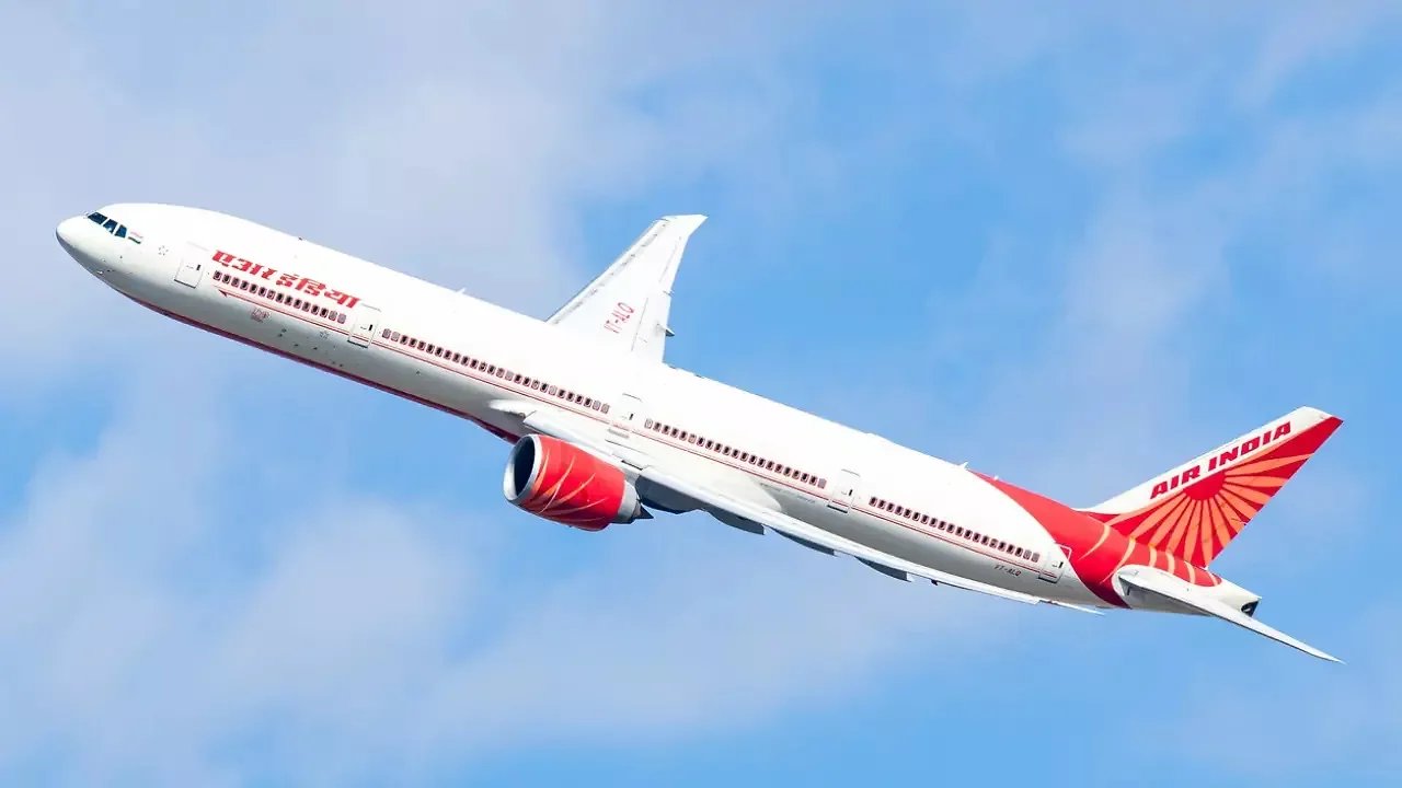 Mid-Air Alarm: Delhi-Riyadh Flight Aborts Journey Over Saudi Security Alerts