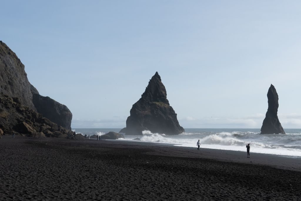 Midnight Sands: The Lethal Beauty Lurking Beneath Iceland’s Darkest Shore