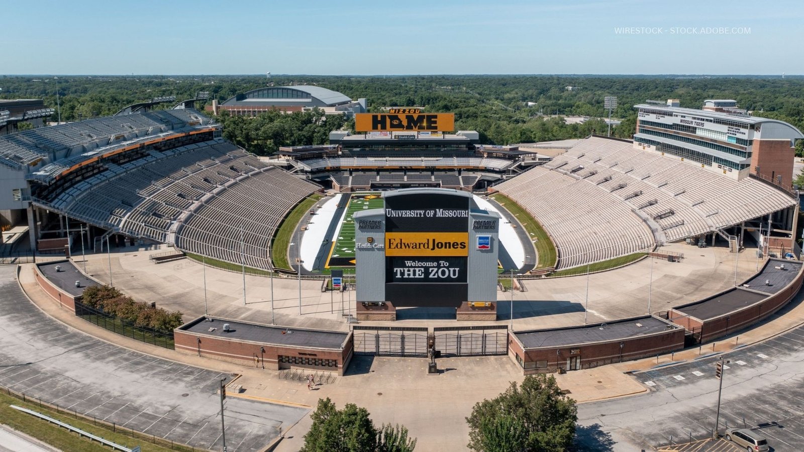 Mizzou Freshman Johnnie "DJ" Jones Battles for Life While Awaiting Heart Transplant