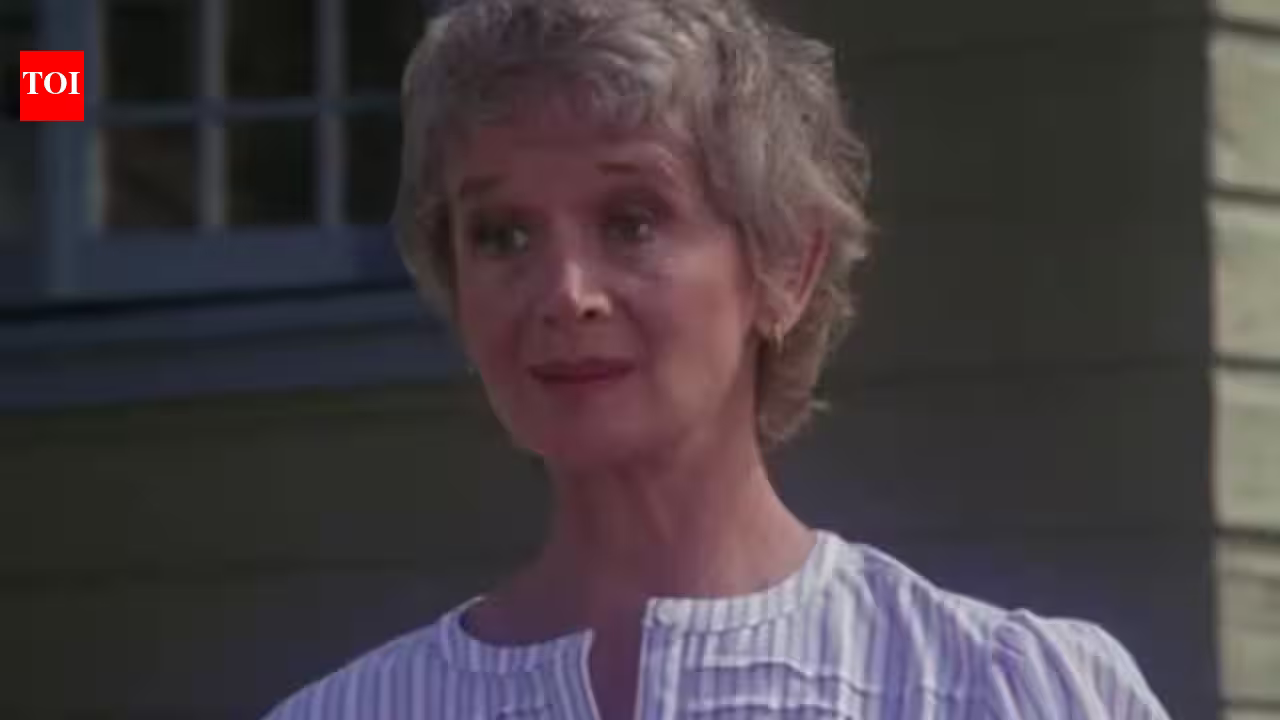 Oscar-Nominated Icon Barbara Barrie Dies at 95 After Choosing Medically Assisted Death