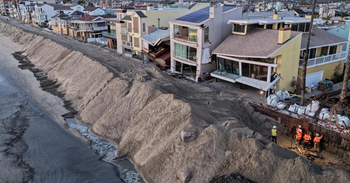 Pacific Surge: Southern California Homes Submerged in Historic Tide Inundation