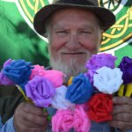 Petals in Her Passport: The 76-Year-Old Nomad Redefining Retirement Through Bloom