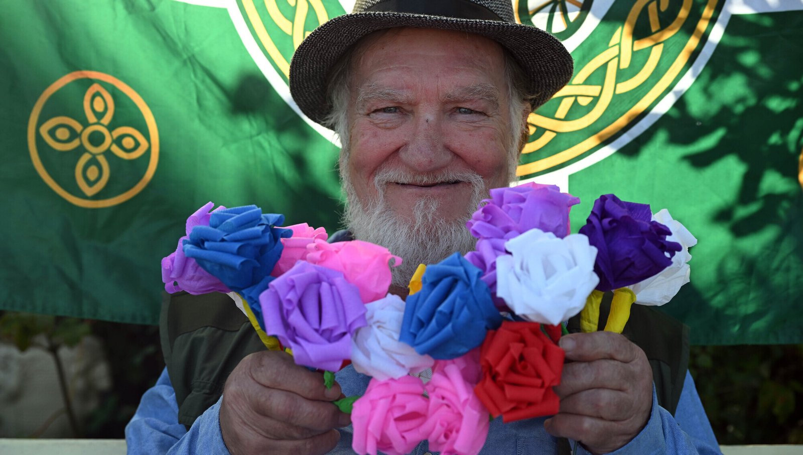 Petals in Her Passport: The 76-Year-Old Nomad Redefining Retirement Through Bloom