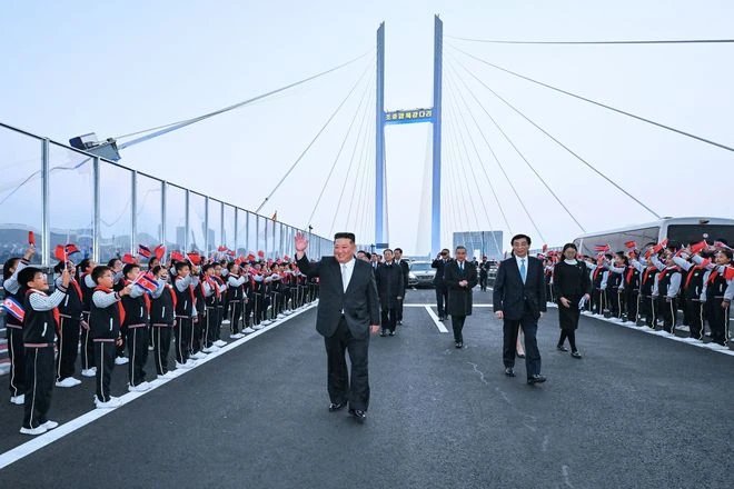 Pyongyang’s Pivot: Kim Jong Un Crosses New Border Span in Landmark China Visit