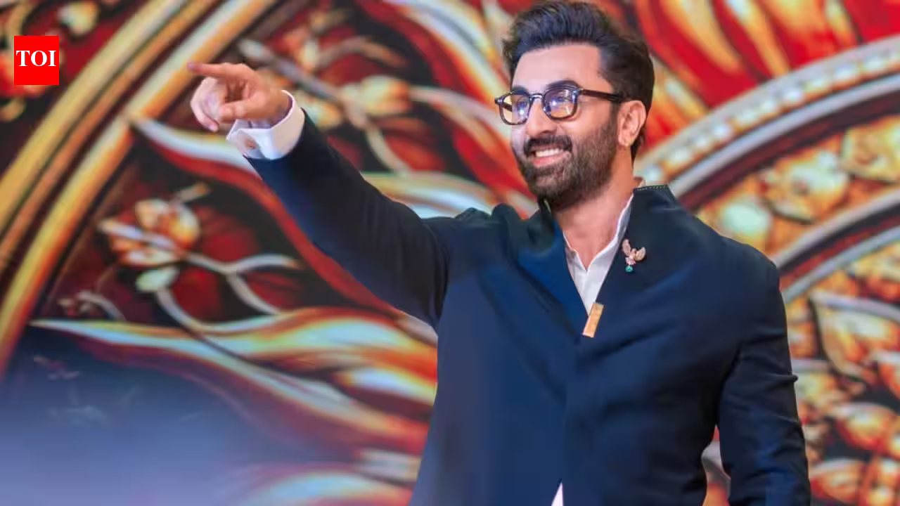 Ranbir Kapoor Stuns in Rs 95k Bandhgala: Emerald Eagle Brooch Steals the Show at Ramayana Event!