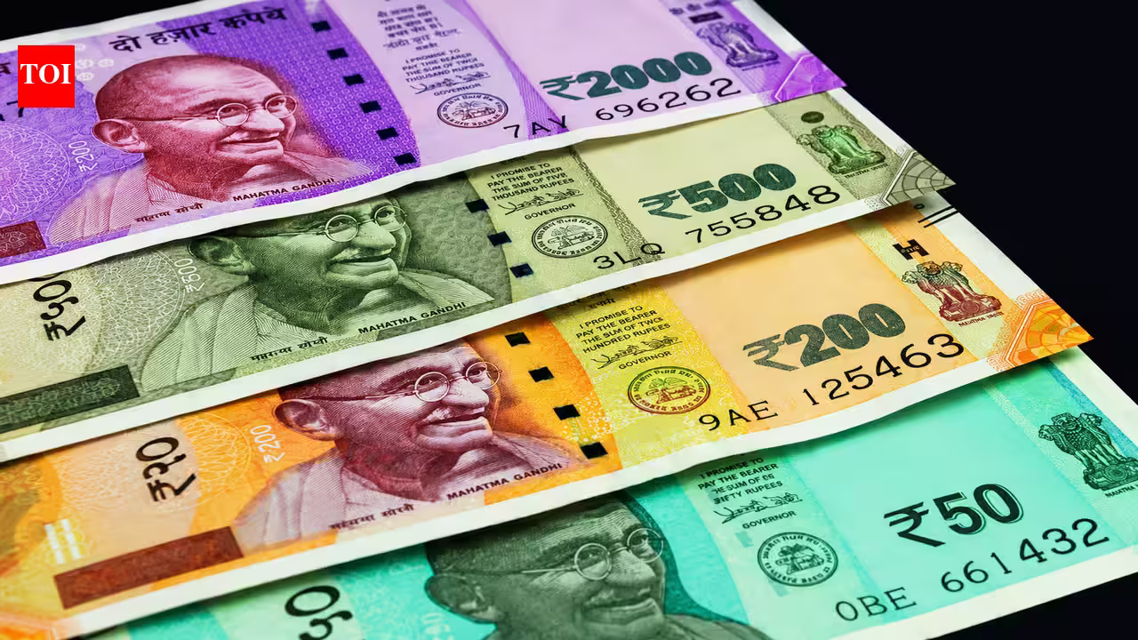 Rupee Rallies as Fed Rate Pause Sparks Currency Momentum