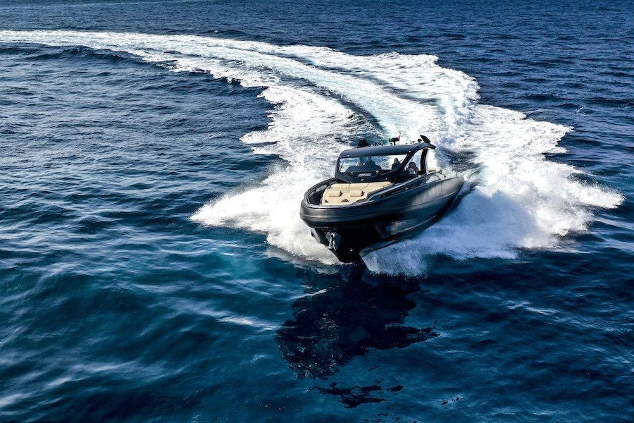 SACS Marine Electrifies FLIBS 2026 With High-Octane American Premiere of Pirelli 47 Open and 35 Center Console