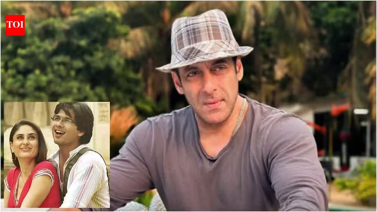 Salman Khan’s Cheeky 'Foot-Touching' Jab Leaves Kareena Kapoor Khan In Stitches!