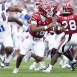Sellers’ Swamp Masterclass: South Carolina Stuns No. 16 Florida in 38-19 Rout