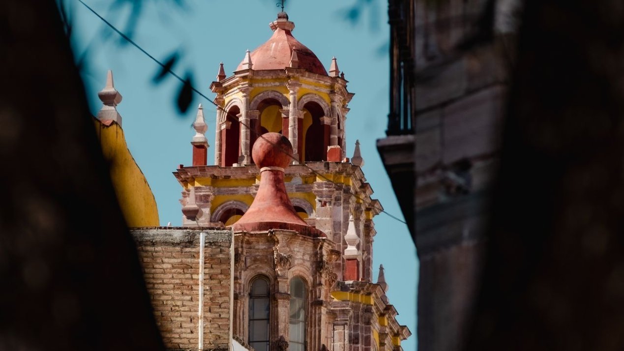 Sun Sets on Mexico’s Tourism Streak: Rankings Slip Despite Record Arrivals