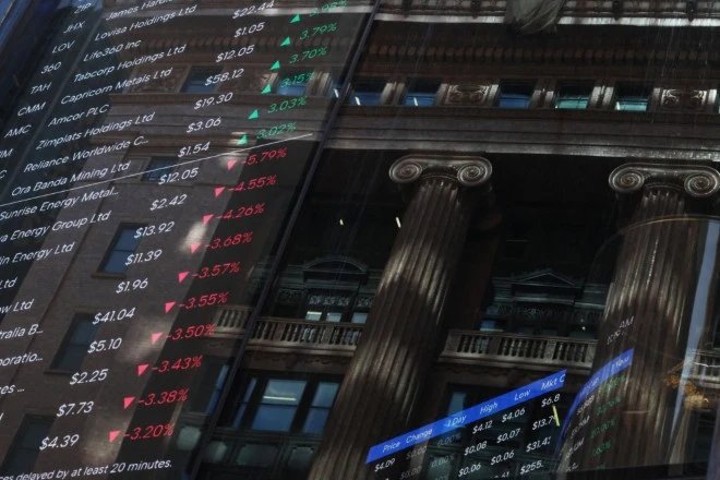 Tech Turbulence: Alphabet Drag Weighs on Asian Markets