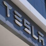 Tesla’s Q3 Slump Signals Pivot Toward Massive SpaceX Merger Integration