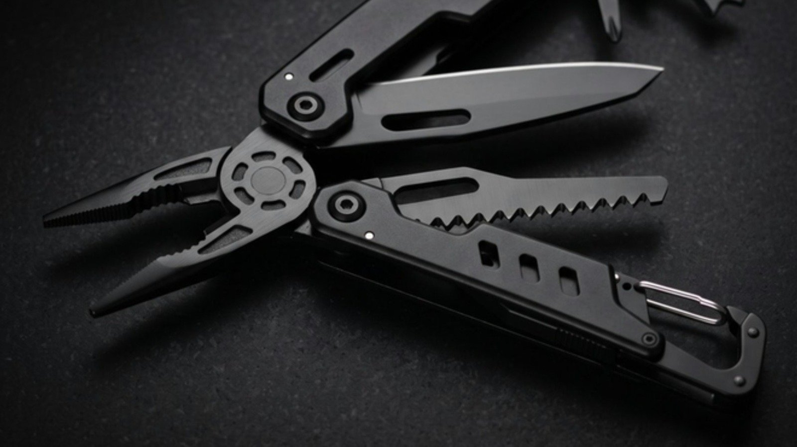 The Carry-Anywhere Rival: Why This Compact Multitool Is Shaking Up the EDC World