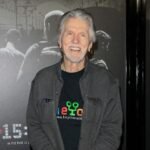 The Eternal Outsider: Decoding Tom Skerritt’s Golden Hollywood Legacy and Quiet Wealth