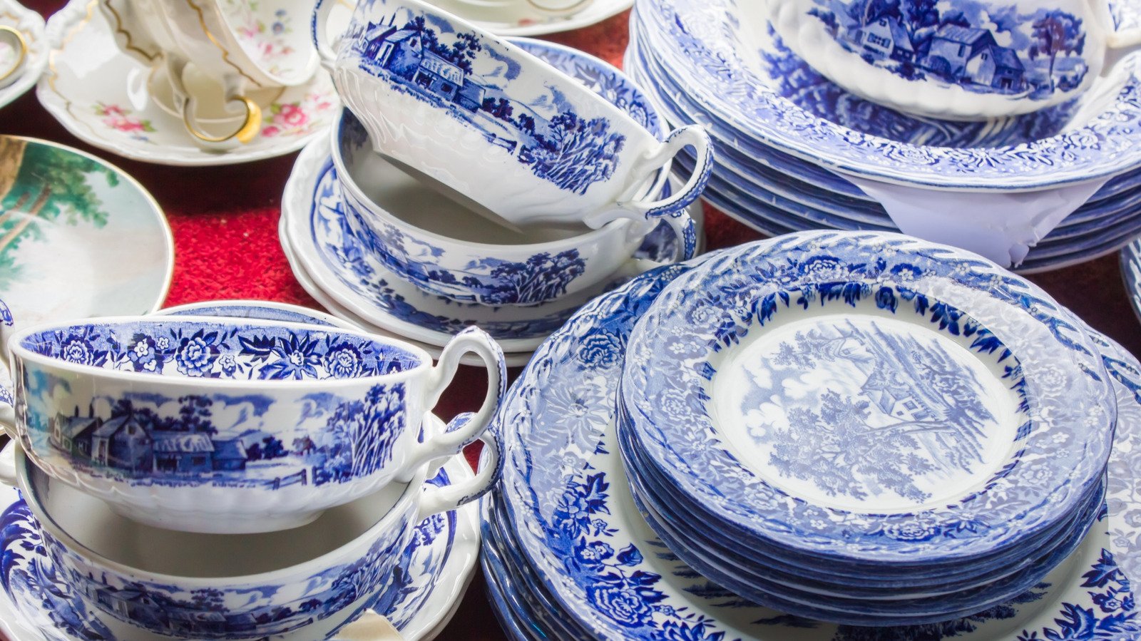 The Heirloom Hunt: Why You Should Never Walk Past These Forgotten Dinnerware Treasures