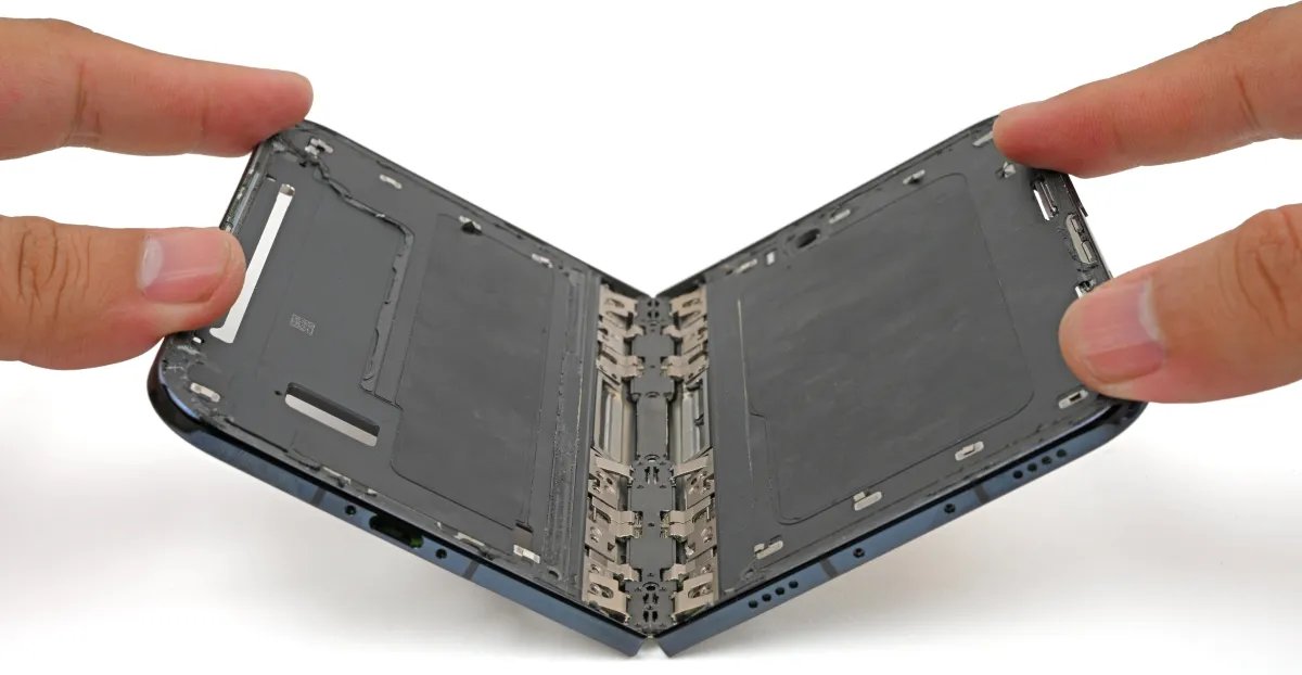 The Hinge Paradox: Is Apple’s Folding Ambition Compromising the Screen?