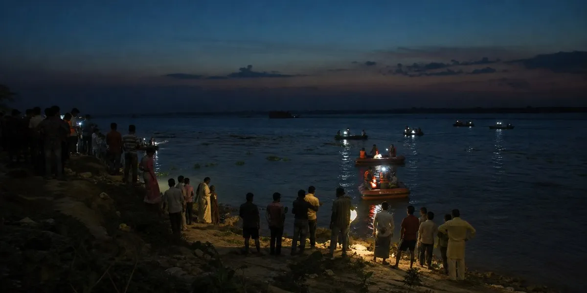 Tragedy on the Ganges: 13 Children Perish in Devastating Boat Capsize