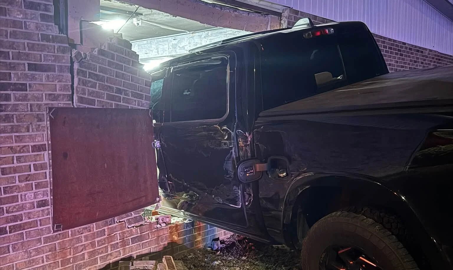 Unscheduled Entrance: Vehicle Ploughs Through Hopkinsville Business Frontage