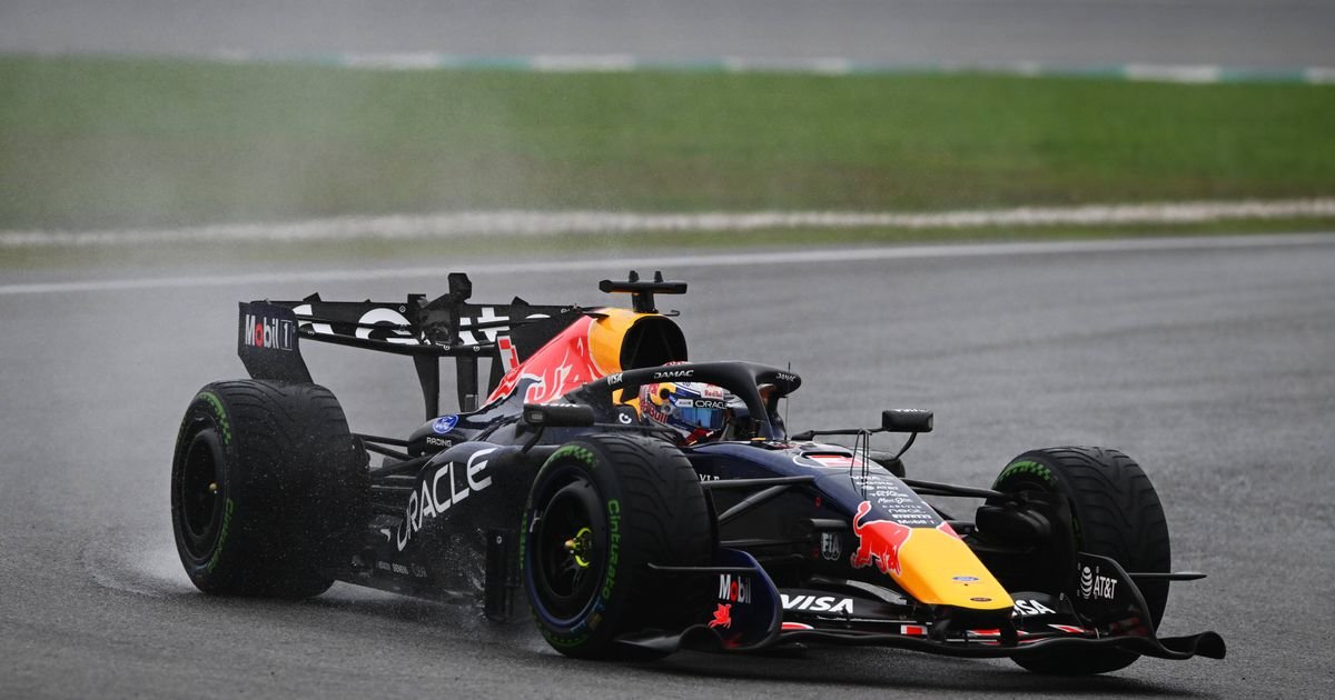Verstappen Untouchable in Bahrain Opener as Hamilton Stages Late-Race Charge