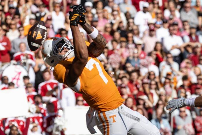 Volunteers Stun Crimson Tide: Tennessee Sinks Alabama in 26-10 Statement Win